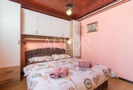 Opatijska rivijera, kuća s tri stambene jedinice, Opatija, House