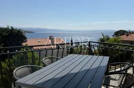 Opatijska rivijera, kuća s tri stambene jedinice, Opatija, House