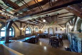 Horgoš, restoran sa apartmanima, 1094m2, ekskluzivna prodaja ID#1724, Kanjiža, Casa