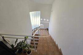 Zaton - kuća 3 apartmana 227m2 blizina mora!! Lokacija!! 395000€, Nin, Дом