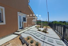 Vrsi - Prizemnica 125m2 s pogledom na more! 399000€, Vrsi, Kuća