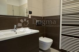 BUŽANOVA, IZVRSTAN STAN + 2 GARAŽNA P. MJESTA, Maksimir, Flat