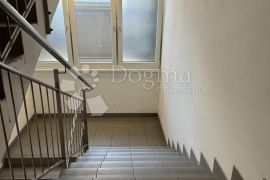 BUŽANOVA, IZVRSTAN STAN + 2 GARAŽNA P. MJESTA, Maksimir, Flat