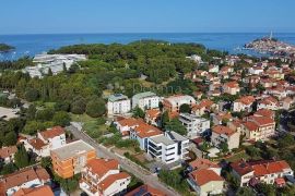 PREKRASAN STAN SA BAZENOM U NOVOGRADNJI, Rovinj, Kвартира