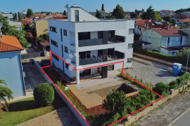 PREKRASAN STAN SA BAZENOM U NOVOGRADNJI, Rovinj, Appartment