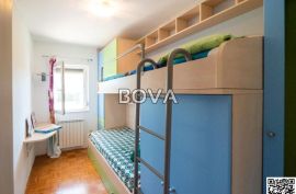 Kuća 468 m2 – Zaton *Bazen* (ID-2456/A), Nin, Famiglia