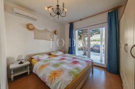 Apartmanska kuća 60m od mora, Crikvenica, Haus