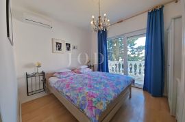 Apartmanska kuća 60m od mora, Crikvenica, Σπίτι