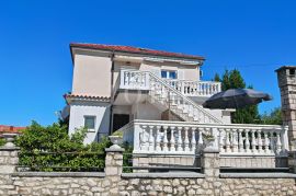 Apartmanska kuća 60m od mora, Crikvenica, Kuća