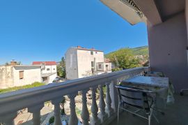 Apartmanska kuća 60m od mora, Crikvenica, House