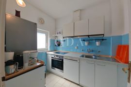 Apartmanska kuća 60m od mora, Crikvenica, Ev