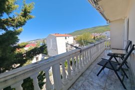 Apartmanska kuća 60m od mora, Crikvenica, Ev