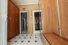 Apartmanska kuća 60m od mora, Crikvenica, Σπίτι