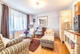 Zagreb, Peščenica kuća u nizu 216m2 s tri zasebna stana, Zagreb, House