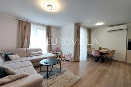 Istra, Pula, kompletno renoviran stan, NKP 72,87 m2, Pula, Appartment