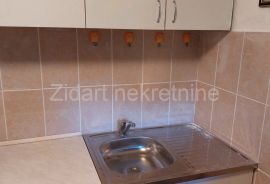 Zemun polje, dva stana, 50m2+30m2, Zemun, Appartamento