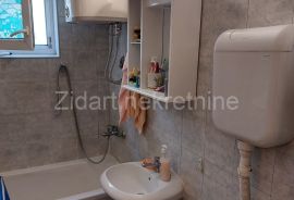 Zemun polje, dva stana, 50m2+30m2, Zemun, Appartamento