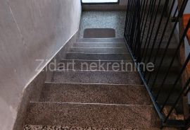 Zemun polje, dva stana, 50m2+30m2, Zemun, Appartamento