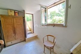 OPATIJA, VEPRINAC, PRILIKA - obiteljska kuća 240 m2 okružena zelenilom, Opatija - Okolica, Famiglia