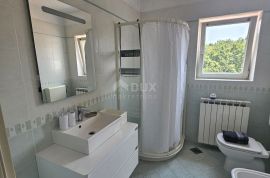 COSTABELLA, BIVIO- stan 1.kat 125m2 s bazenom i pogledom na more  + okućnica, Rijeka, Daire