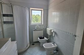 COSTABELLA, BIVIO- stan 1.kat 125m2 s bazenom i pogledom na more  + okućnica, Rijeka, Flat