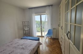 COSTABELLA, BIVIO- stan 1.kat 125m2 s bazenom i pogledom na more  + okućnica, Rijeka, Daire