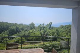 COSTABELLA, BIVIO- stan 1.kat 125m2 s bazenom i pogledom na more  + okućnica, Rijeka, Flat