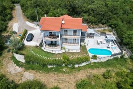 COSTABELLA, BIVIO- stan 1.kat 125m2 s bazenom i pogledom na more  + okućnica, Rijeka, Daire