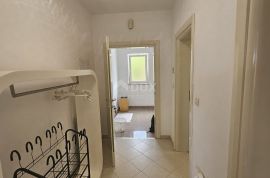 COSTABELLA, BIVIO- stan 1.kat 125m2 s bazenom i pogledom na more  + okućnica, Rijeka, Flat