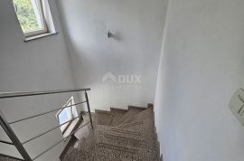 COSTABELLA, BIVIO- stan 1.kat 125m2 s bazenom i pogledom na more  + okućnica, Rijeka, Flat