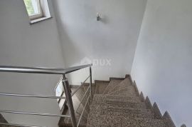 COSTABELLA, BIVIO- stan 1.kat 125m2 s bazenom i pogledom na more  + okućnica, Rijeka, Flat