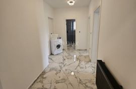 COSTABELLA, BIVIO- stan prizemlje 125m2 s bazenom i pogledom na more  + okućnica, Rijeka, Daire