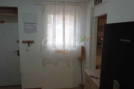 Zemun, Retenzija,1.0,30m2, pr, bašta, parking, namešten ID#1725, Zemun, Appartamento