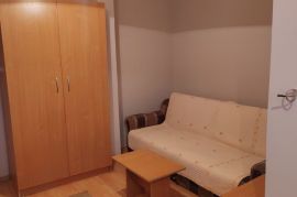 Izdajem garsonjeru komplet namestena, 25 kvadrata, Palilula, Apartamento