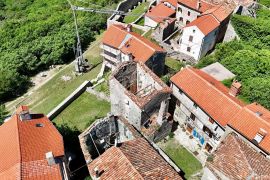 RIJETKOST U PONUDI!!! SAMOSTOJEĆA KUĆA SA POGLEDOM NA MORE U STAROGRADSKOJ JEZGRI, Kršan, House