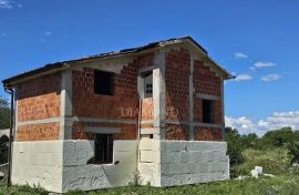 Labin, okolica, roh bau kuća s pogledom na more, Labin, Kuća