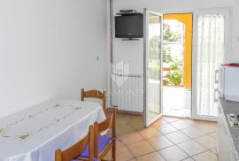 Rovinj, etaža kuće sa dva stana na traženoj lokaciji, Rovinj, Wohnung