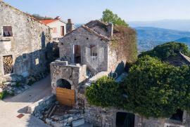 Središnja Istra, autohtona istarska kuća za adaptaciju, Pićan, House