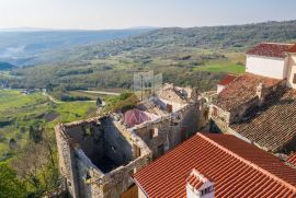 Središnja Istra, autohtona istarska kuća za adaptaciju, Pićan, Haus