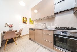 Zagreb, Preradovićeva, novoadaptirani trosoban stan/ured, 74 m2, Zagreb, Stan