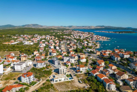 Stan u Brodarici, novogradnja, prizemlje s vrtom, Šibenik - Okolica, Wohnung