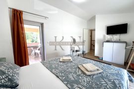 ISTRA - POREČ - TINJAN - KUĆA SA BAZANOM ZA INVESTICIJU!, Poreč, House