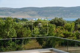 Seline - moderna villa sa bazenom novogradnja!! 870000€, Starigrad, Haus