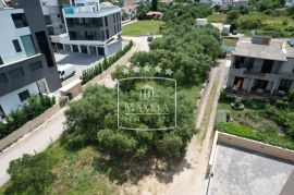 Sukošan - građevinski teren površine 1373 m2 1.RED DO MORA! 990000€, Sukošan, Terrain