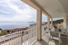 OPATIJA, BREGI - stan u prizemlju 153m2, DB+3S s panoramskim pogledom na more i bazenom, Matulji, Apartamento