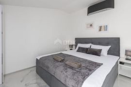 OPATIJA, BREGI - stan 85m2, DB+3S, 2.KAT s panoramskim pogledom na more i bazenom, Matulji, Wohnung