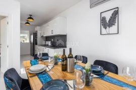 OPATIJA, BREGI - stan 85m2, DB+3S, 2.KAT s panoramskim pogledom na more i bazenom, Matulji, Appartment