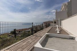 OPATIJA, BREGI - stan 85m2, DB+3S, 2.KAT s panoramskim pogledom na more i bazenom, Matulji, Appartement