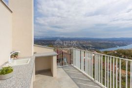 OPATIJA, BREGI - stan 85m2, DB+3S, 2.KAT s panoramskim pogledom na more i bazenom, Matulji, Wohnung