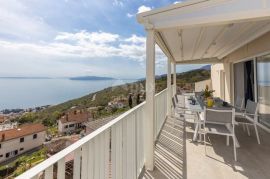 OPATIJA, BREGI - stan 85m2, DB+3S, 2.KAT s panoramskim pogledom na more i bazenom, Matulji, Appartement